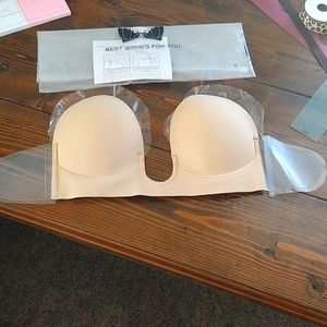 Strapless plunge cut bra reusable